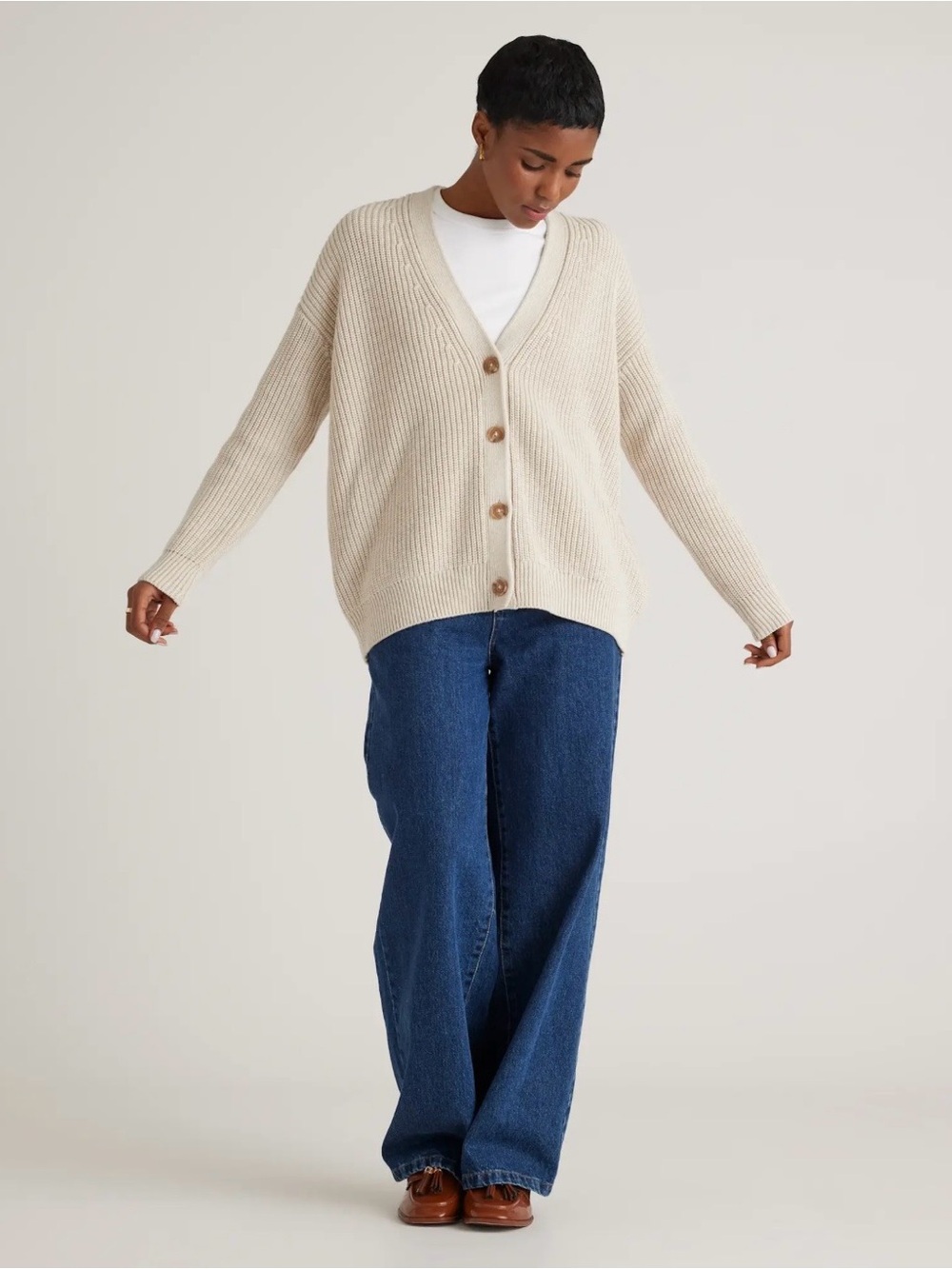 Cozy Oversized Boyfriend Cardigan Sweater in Speckled Beige, Quince/Size Small - Picture 4 of 7